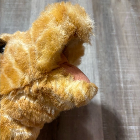 Follmanis Giraffe Hand Puppet - Picture 2 of 5